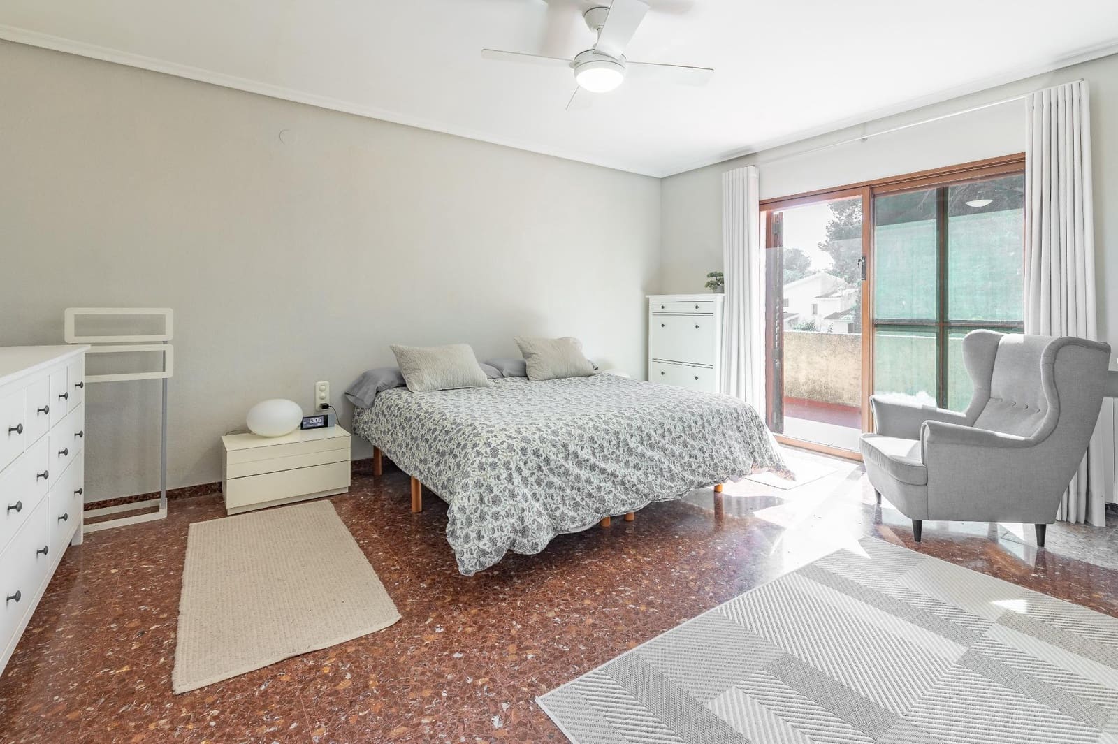 6 sypialnia Willa na sprzedaż w Torrent z basenem garażem - 615 000 € (Ref: 10089651)