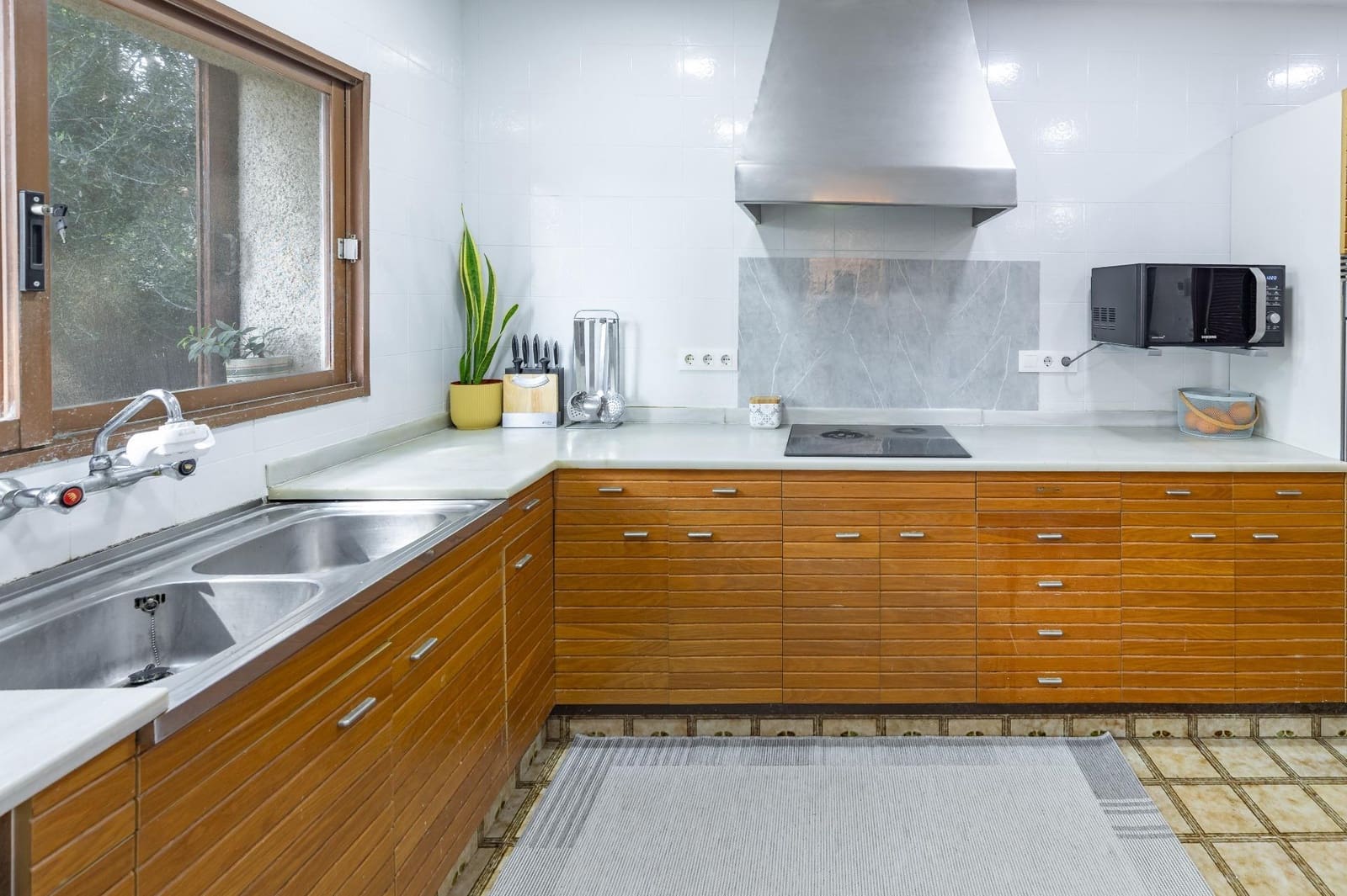 6 sypialnia Willa na sprzedaż w Torrent z basenem garażem - 615 000 € (Ref: 10089651)