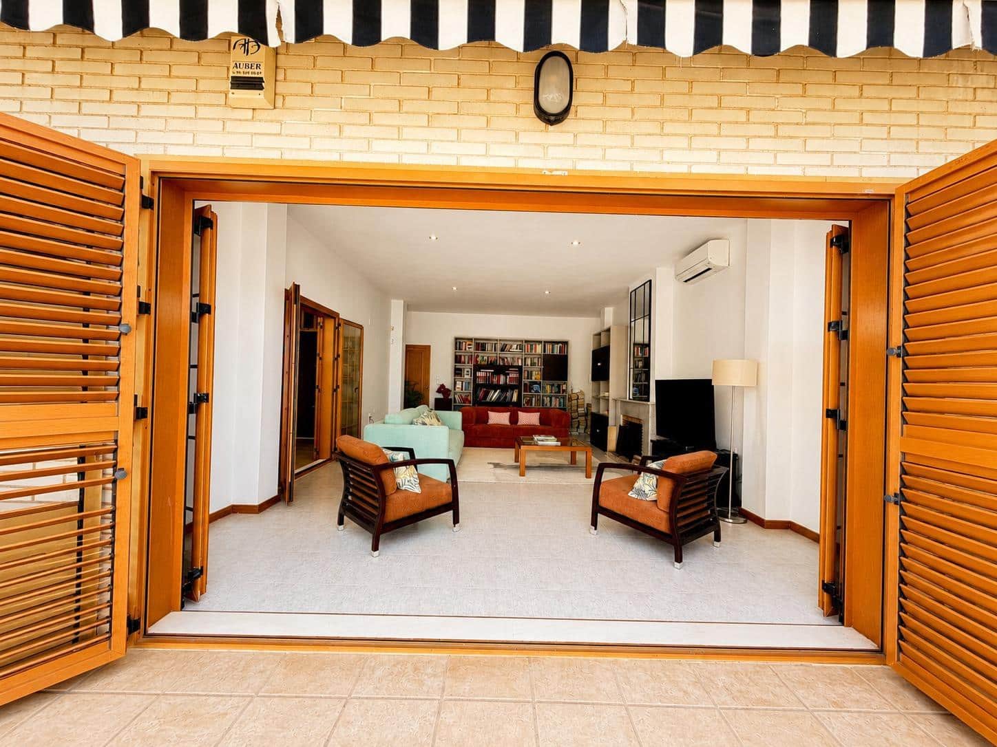 4 Zimmer Villa zu vermieten in Cullera mit Pool Garage - 7.000 € (Ref: 10109663)