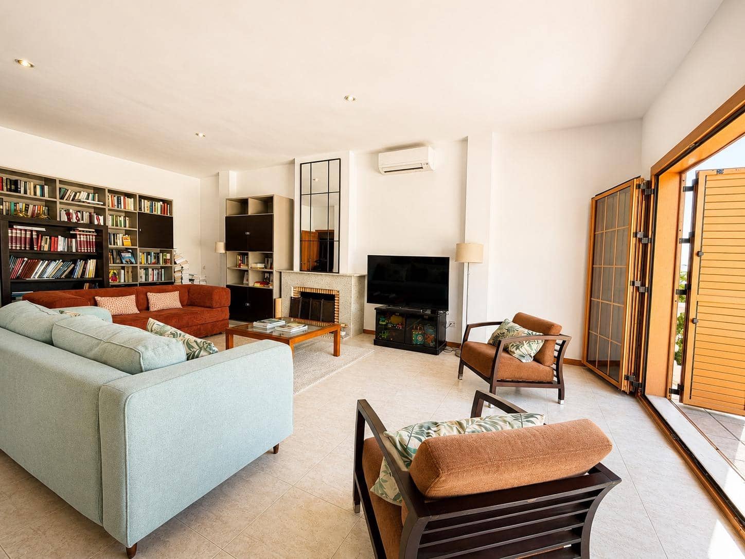 4 Zimmer Villa zu vermieten in Cullera mit Pool Garage - 7.000 € (Ref: 10109663)