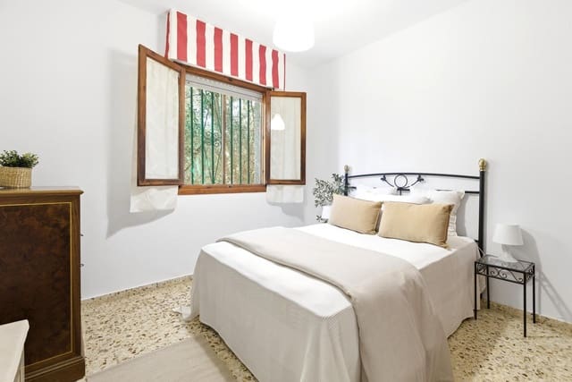 6 quarto Moradia para venda em Dénia com piscina garagem - 980 000 € (Ref: 10109665)