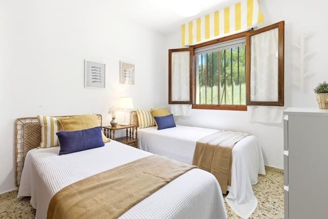 6 quarto Moradia para venda em Dénia com piscina garagem - 980 000 € (Ref: 10109665)