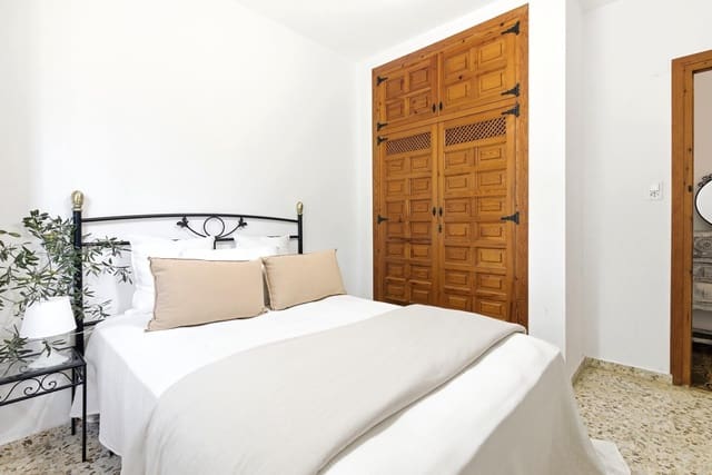 6 quarto Moradia para venda em Dénia com piscina garagem - 980 000 € (Ref: 10109665)