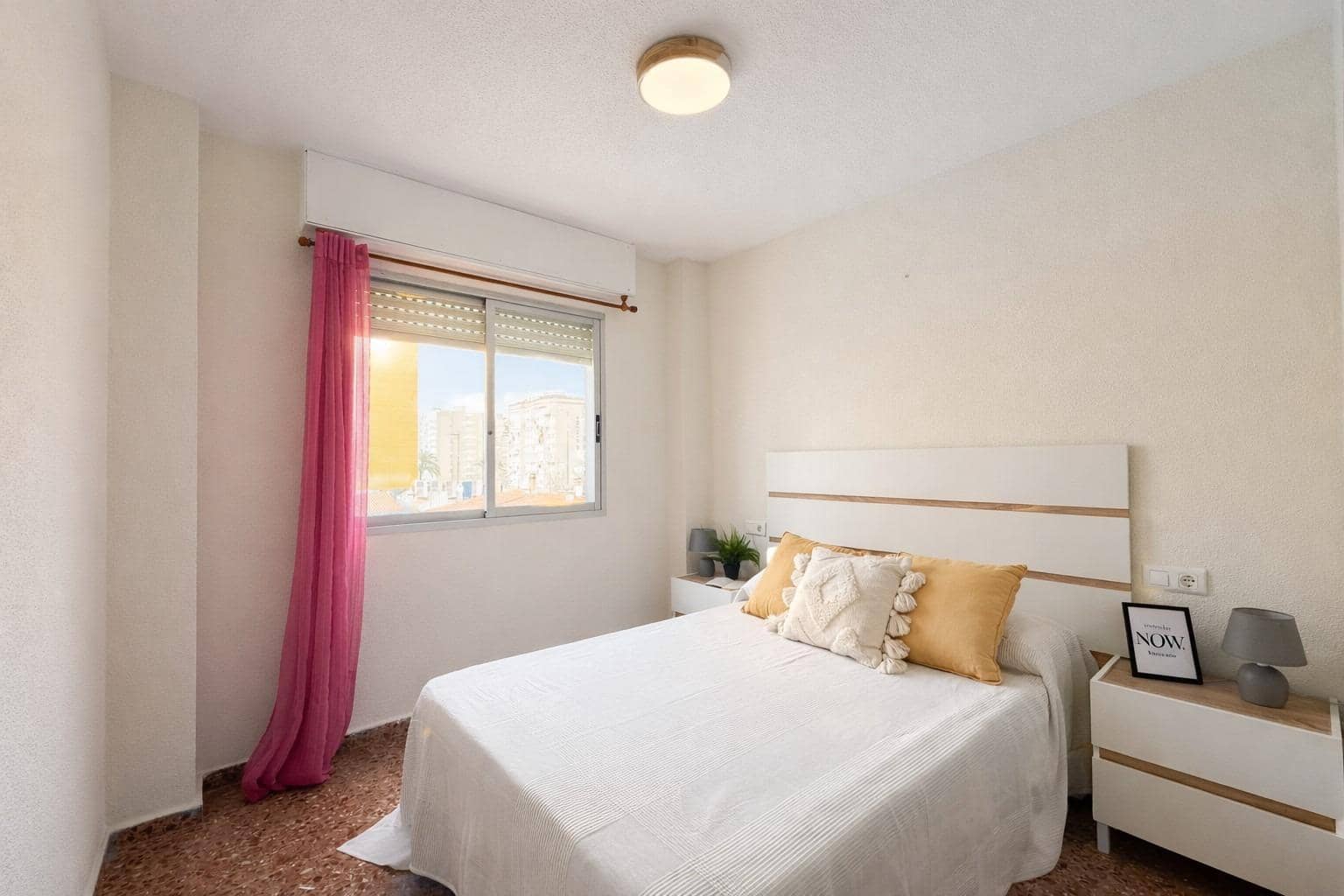 3 quarto Apartamento para arrendar em Gandia com piscina - 900 € (Ref: 10131843)