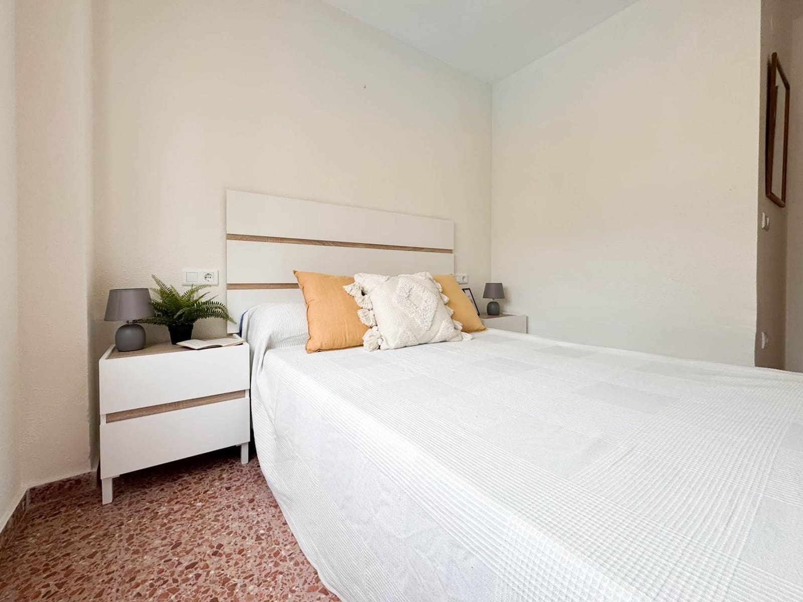 3 quarto Apartamento para arrendar em Gandia com piscina - 900 € (Ref: 10131843)