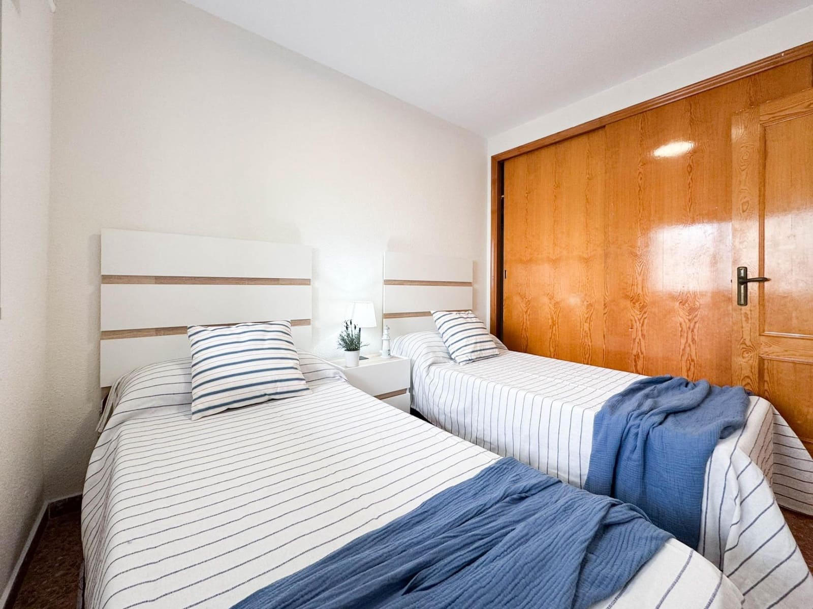 3 quarto Apartamento para arrendar em Gandia com piscina - 900 € (Ref: 10131843)