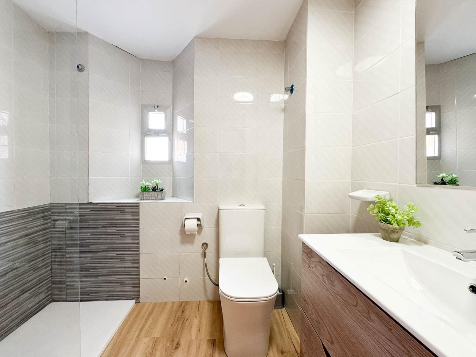 3 quarto Apartamento para arrendar em Gandia com piscina - 900 € (Ref: 10131843)