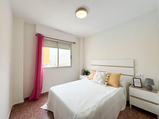 3 quarto Apartamento para arrendar em Gandia com piscina - 900 € (Ref: 10131843)