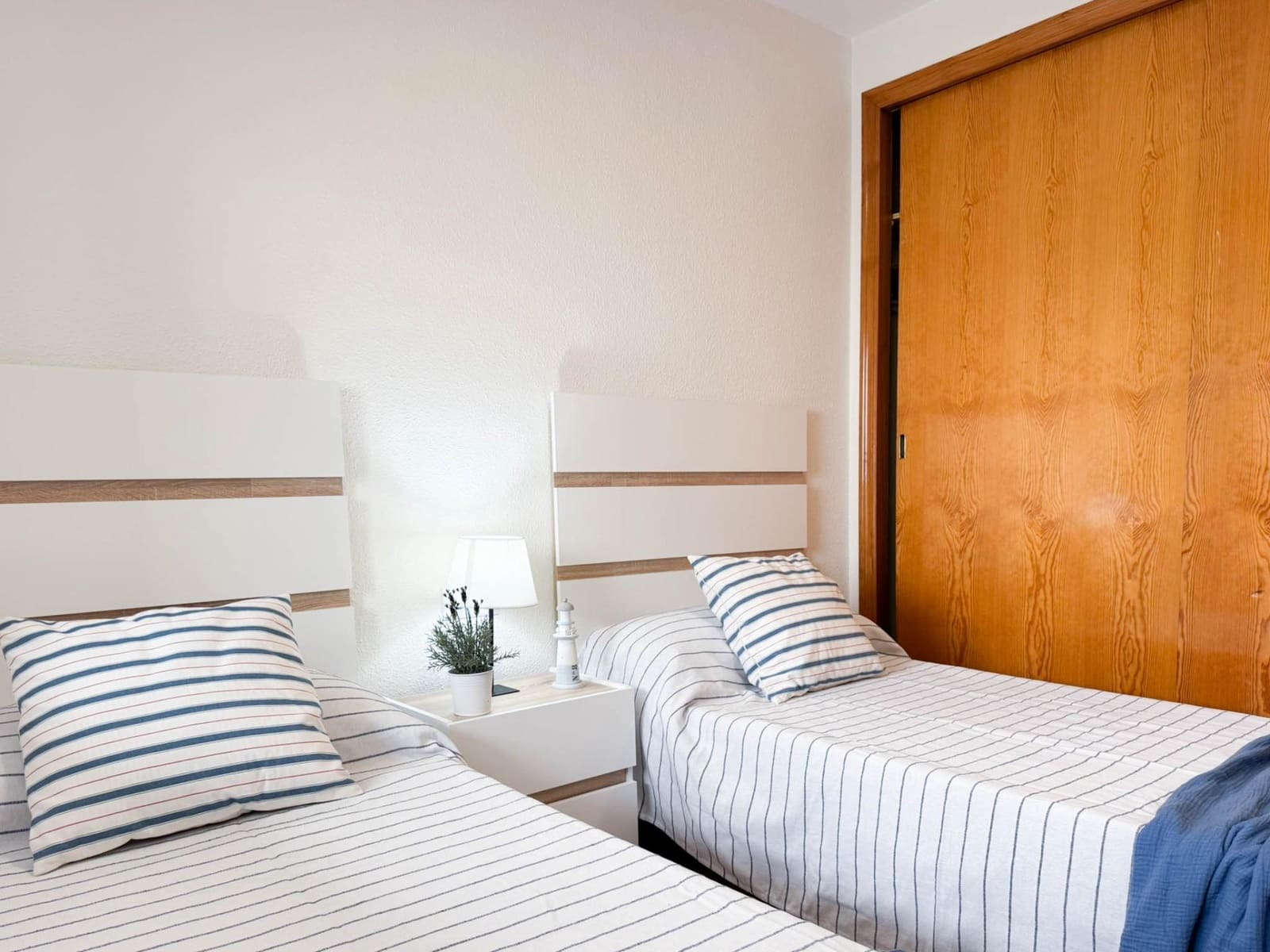 3 quarto Apartamento para arrendar em Gandia com piscina - 900 € (Ref: 10131843)
