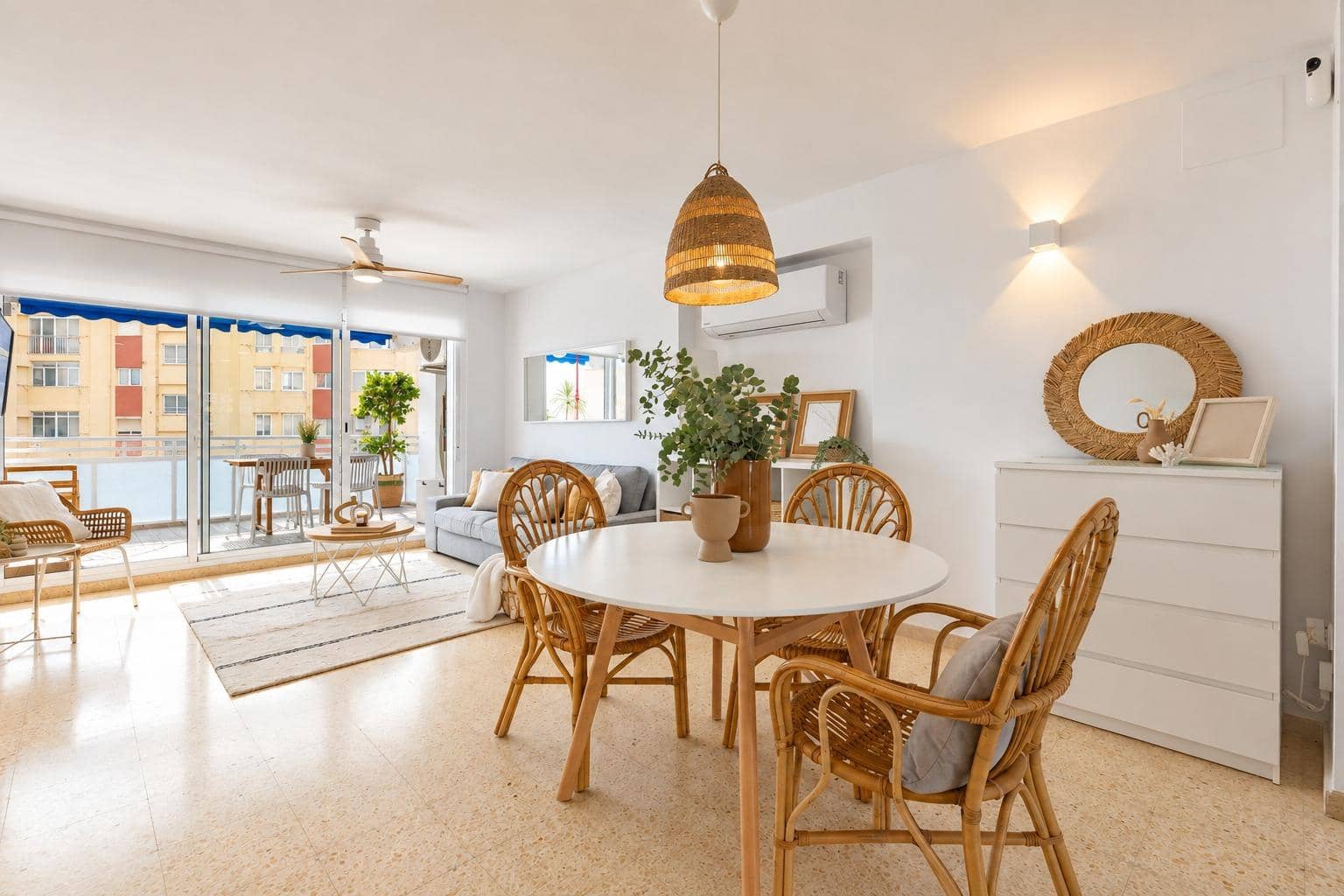 3 bedroom Flat for sale in Valencia city with pool garage - € 270,000 (Ref: 10131847)