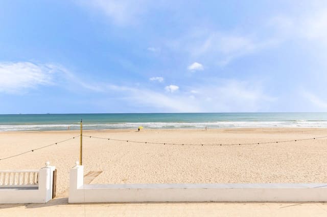 3 bedroom Flat for sale in Valencia city with pool garage - € 270,000 (Ref: 10131847)
