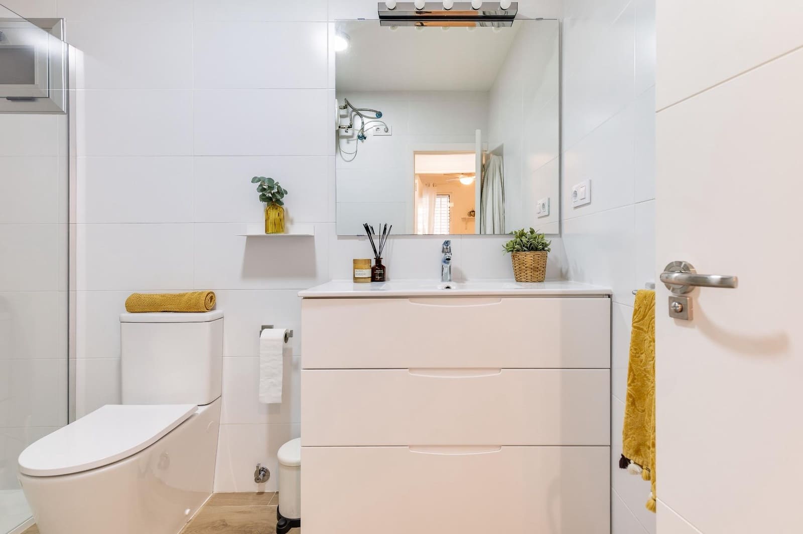 3 bedroom Flat for sale in Valencia city with pool garage - € 270,000 (Ref: 10131847)