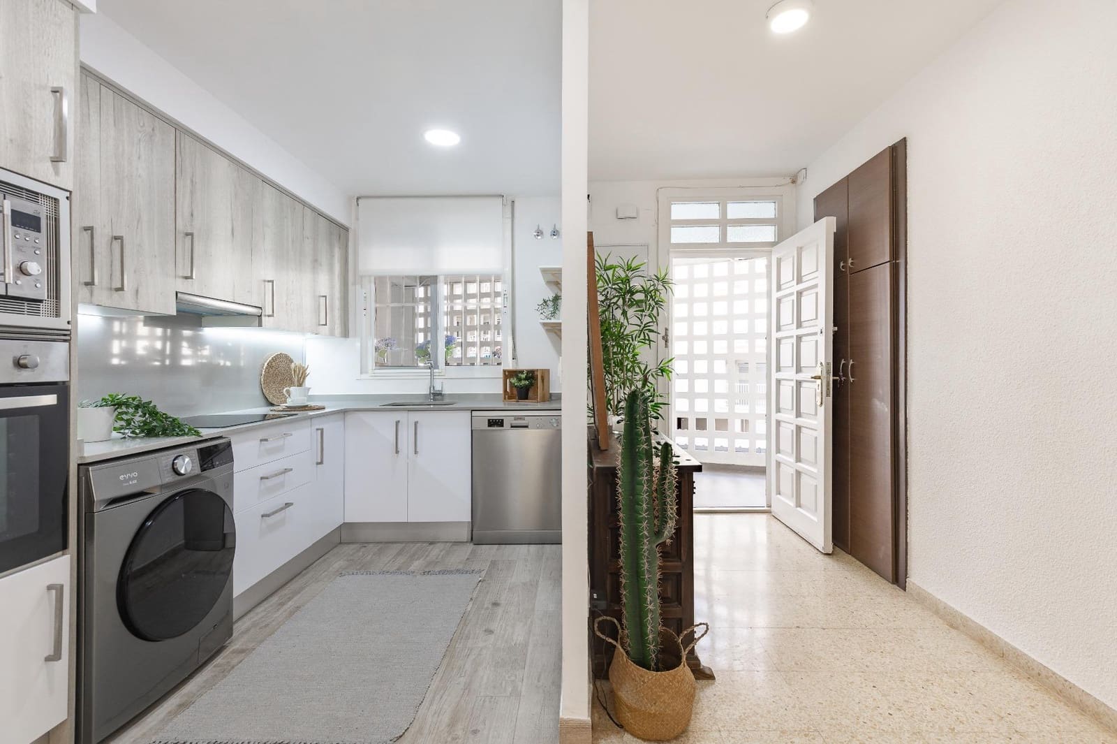 3 bedroom Flat for sale in Valencia city with pool garage - € 270,000 (Ref: 10131847)