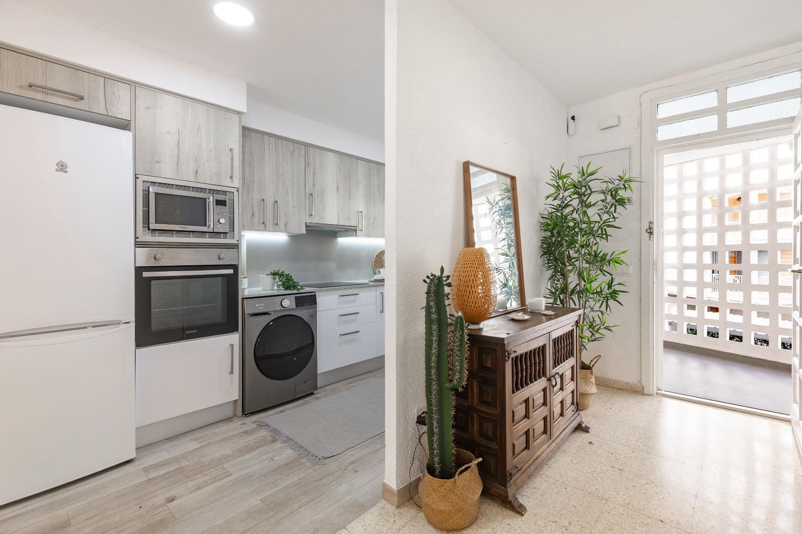 3 bedroom Flat for sale in Valencia city with pool garage - € 270,000 (Ref: 10131847)