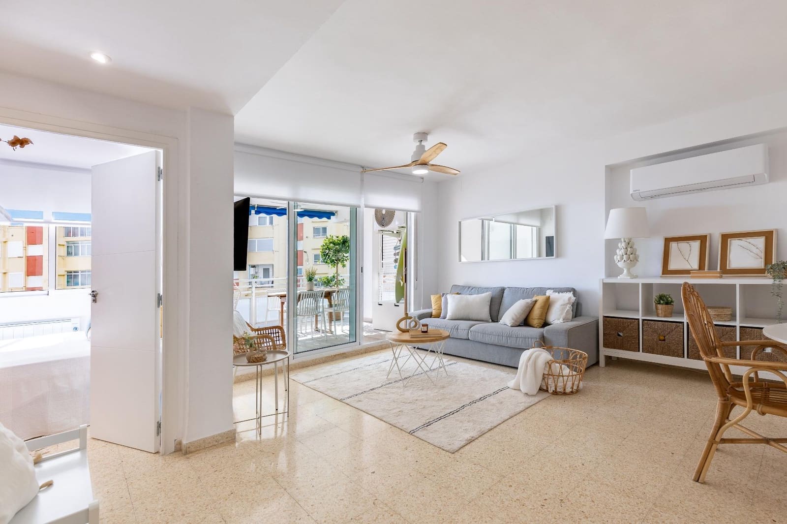 3 bedroom Flat for sale in Valencia city with pool garage - € 270,000 (Ref: 10131847)