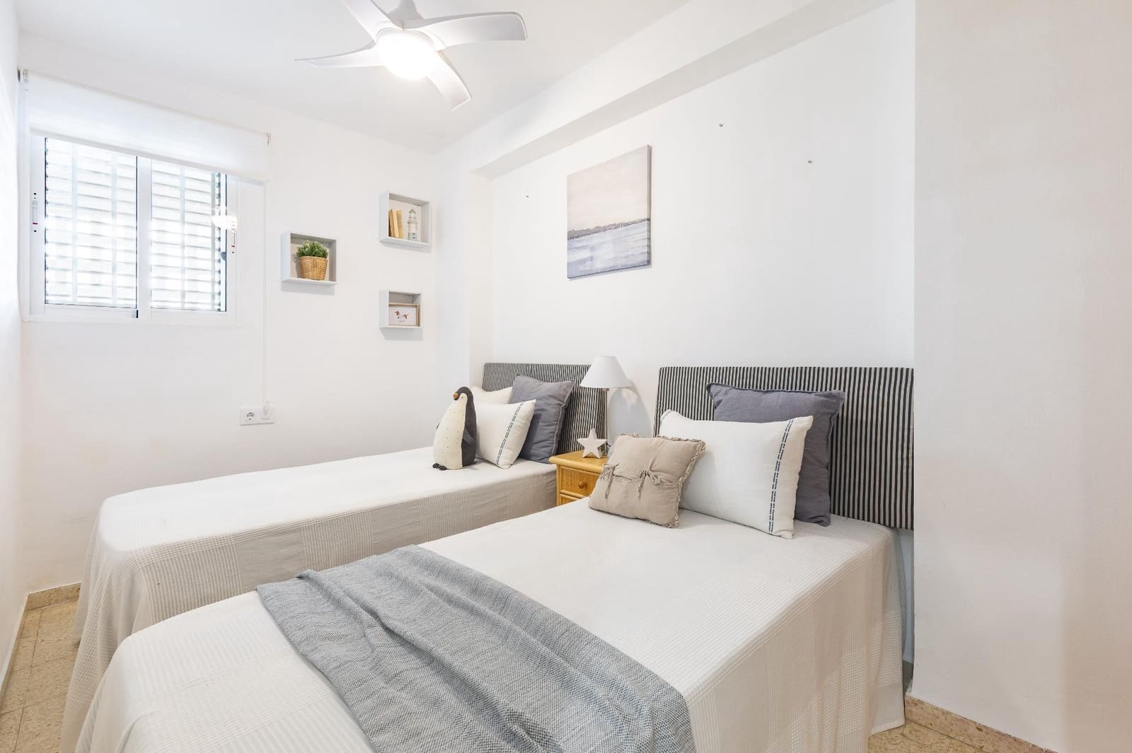 3 bedroom Flat for sale in Valencia city with pool garage - € 270,000 (Ref: 10131847)