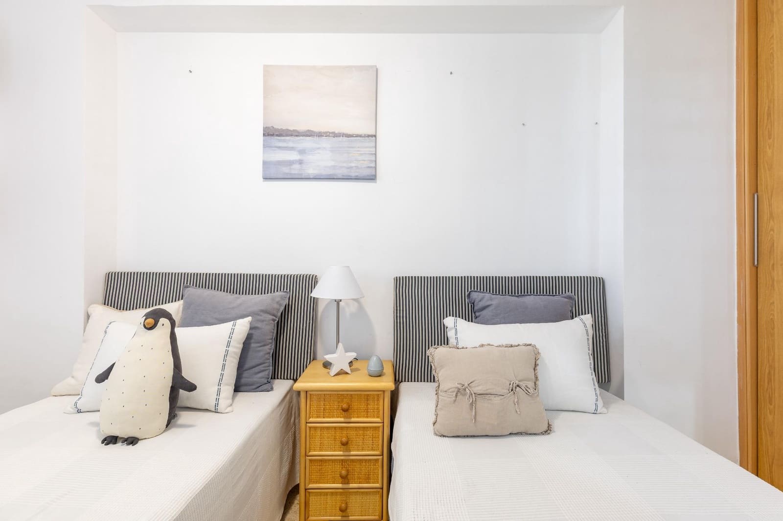 3 bedroom Flat for sale in Valencia city with pool garage - € 270,000 (Ref: 10131847)
