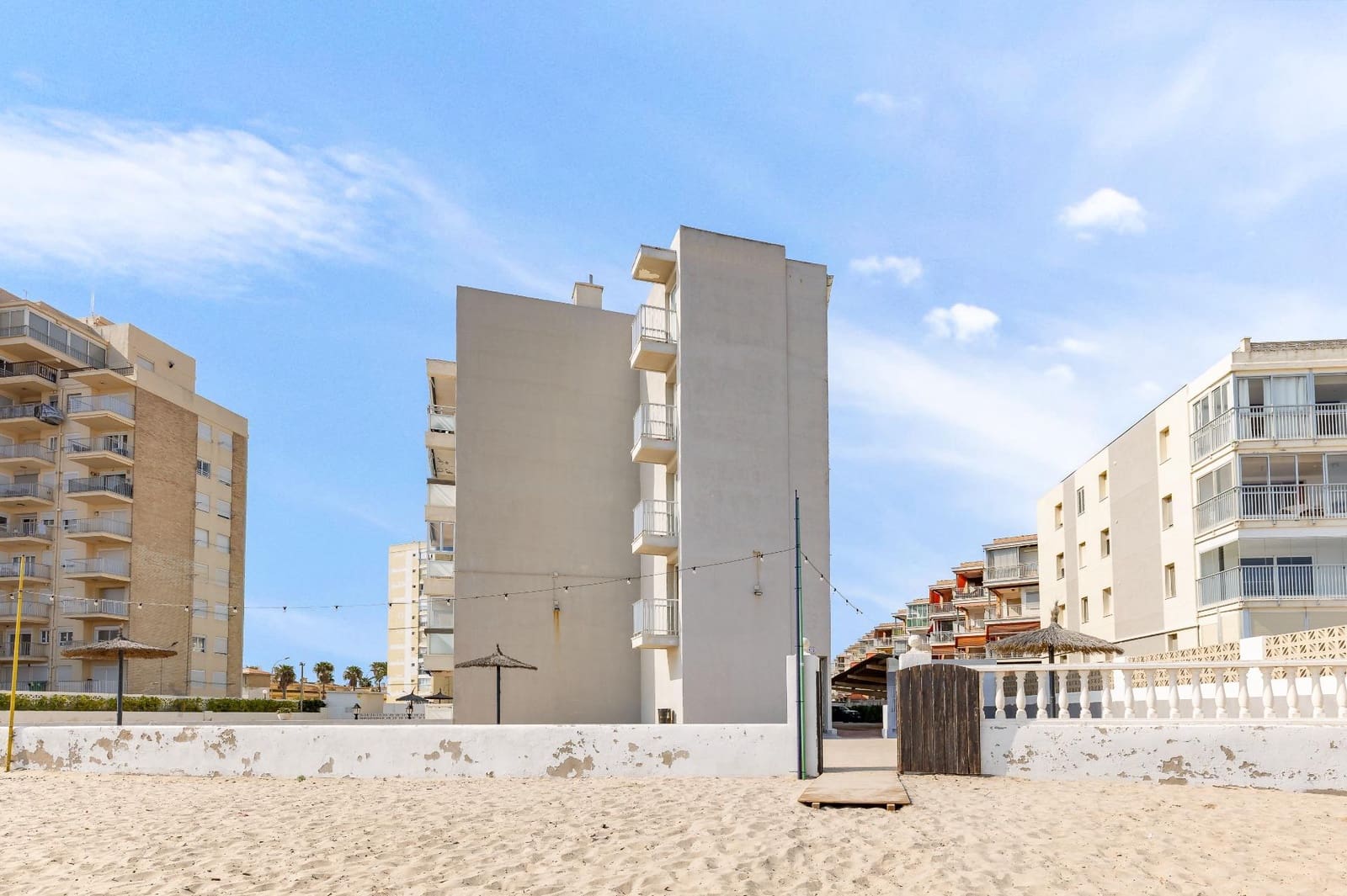 3 bedroom Flat for sale in Valencia city with pool garage - € 270,000 (Ref: 10131847)