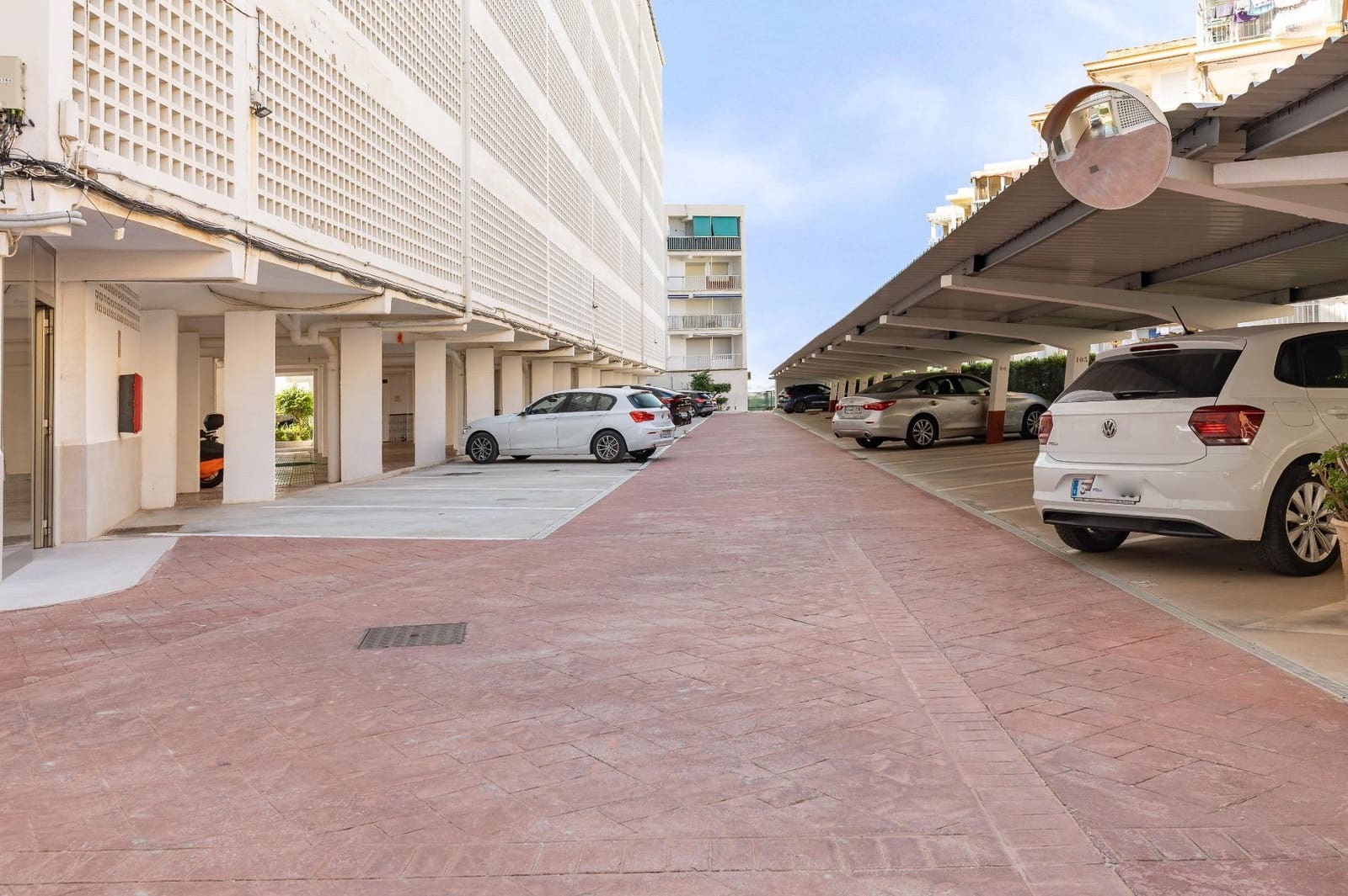 3 bedroom Flat for sale in Valencia city with pool garage - € 270,000 (Ref: 10131847)