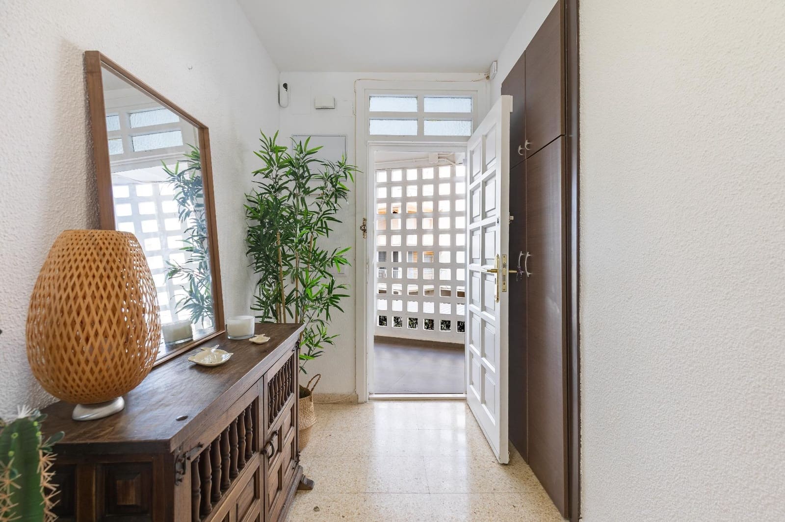 3 bedroom Flat for sale in Valencia city with pool garage - € 270,000 (Ref: 10131847)