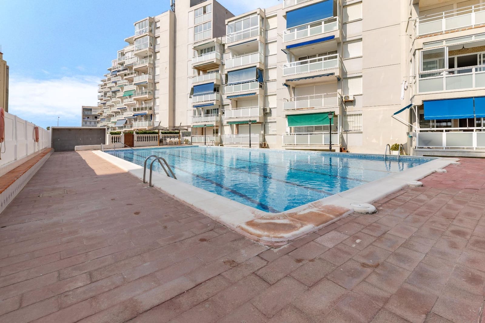 3 bedroom Flat for sale in Valencia city with pool garage - € 270,000 (Ref: 10131847)