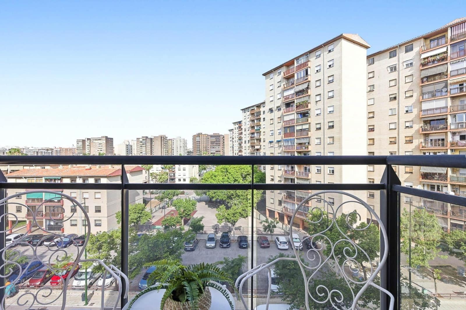 3 soveværelse Lejlighed til salg i Castello de la Plana med swimmingpool garage - € 268.000 (Ref: 10136026)