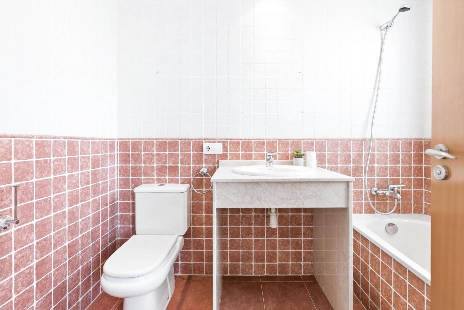 3 soveværelse Lejlighed til salg i Castello de la Plana med swimmingpool garage - € 268.000 (Ref: 10136026)