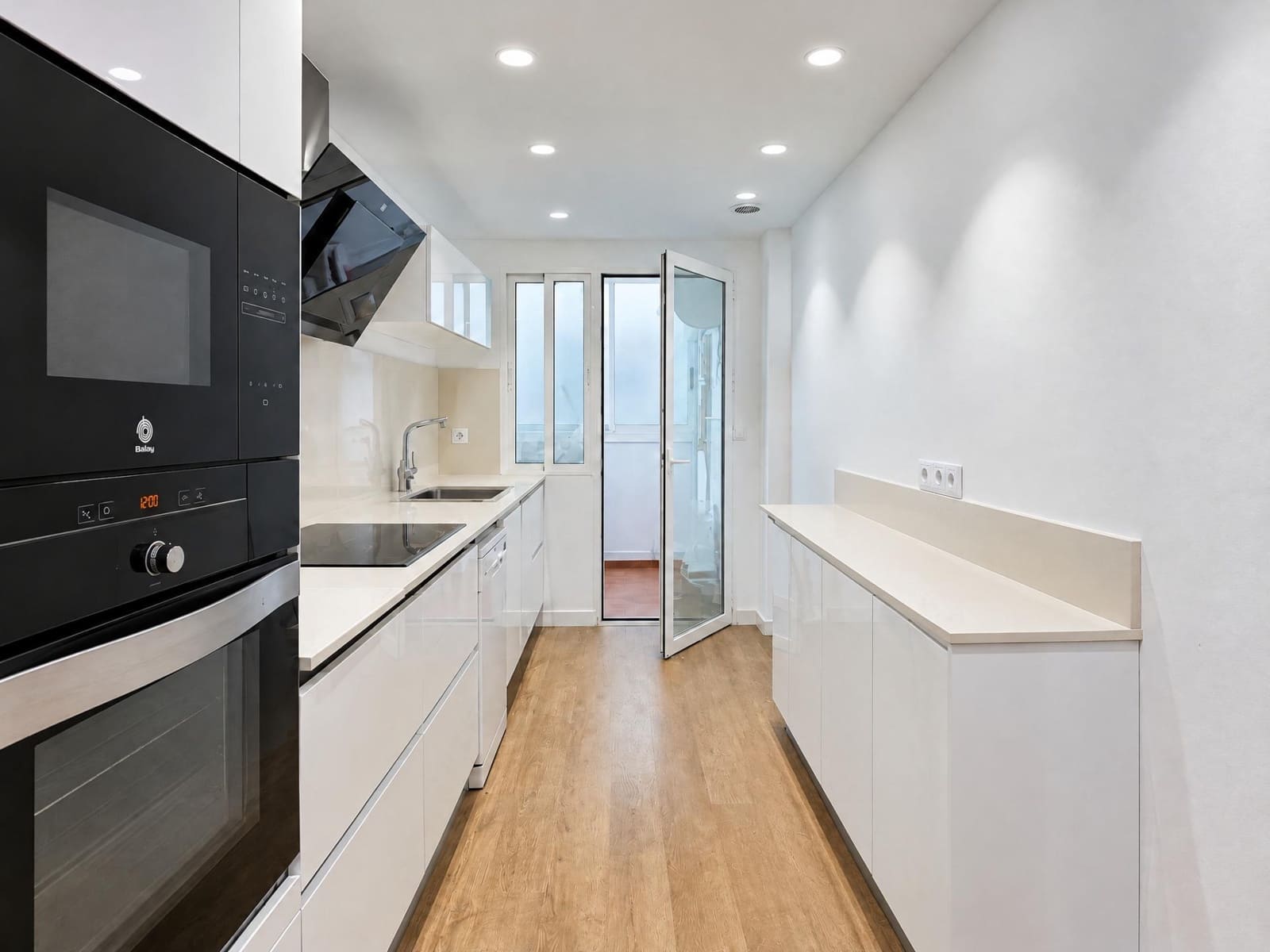 3 bedroom Penthouse for rent in Sedavi with garage - € 1,300 (Ref: 10147362)