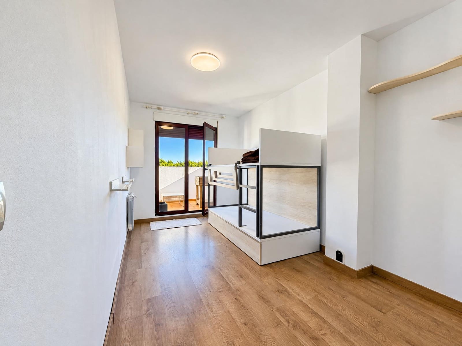 3 bedroom Penthouse for rent in Sedavi with garage - € 1,300 (Ref: 10147362)