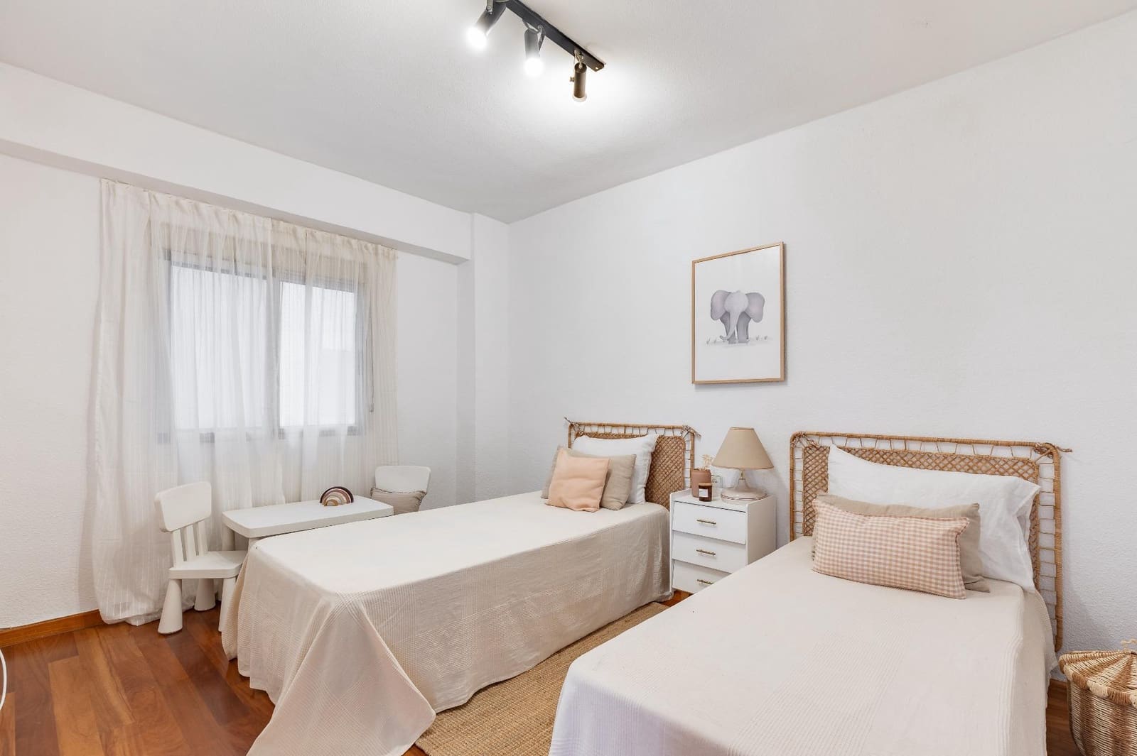 4 sypialnia Mieszkanie na sprzedaż w Miasto Walencja - 299 000 € (Ref: 10147363)