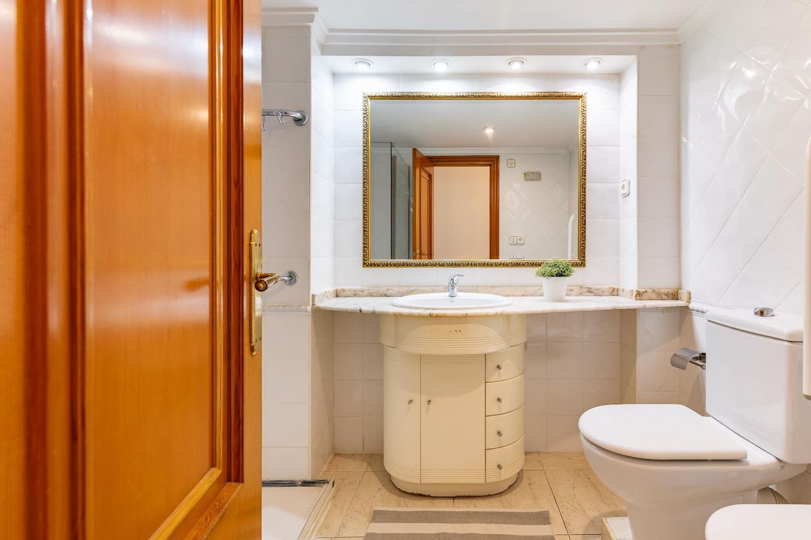 4 sypialnia Mieszkanie na sprzedaż w Miasto Walencja - 299 000 € (Ref: 10147363)