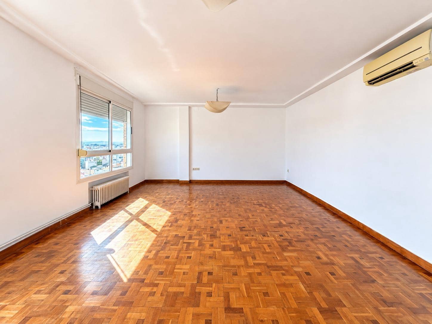 4 camera da letto Appartamento da affittare in Valencia citta - 2.000 € (Rif: 10161771)