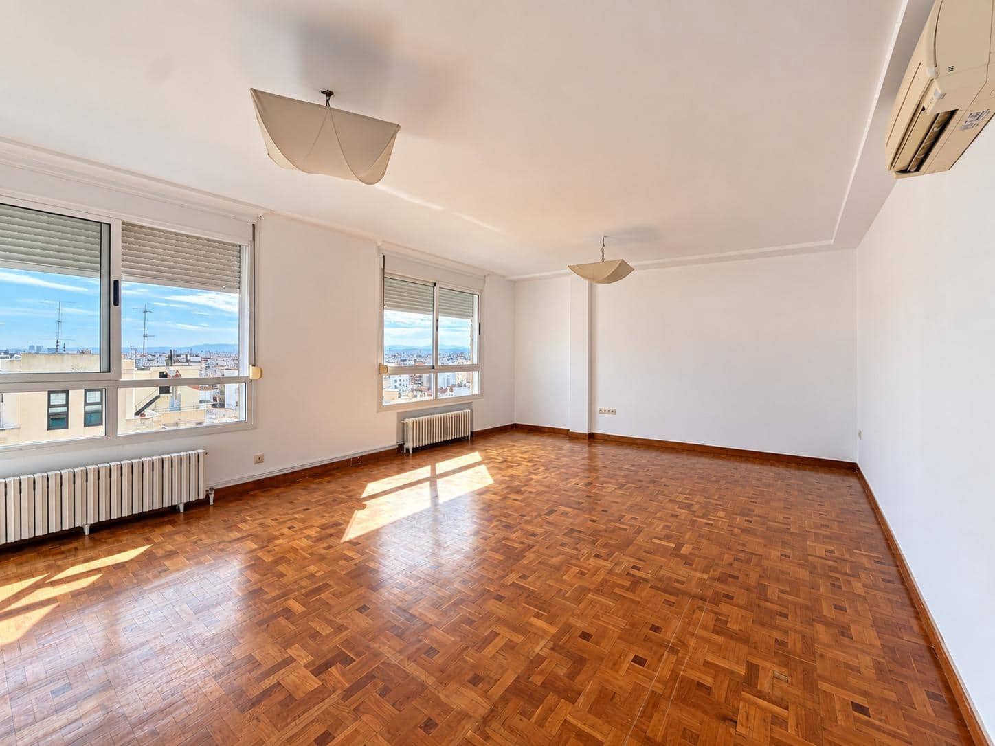 4 camera da letto Appartamento da affittare in Valencia citta - 2.000 € (Rif: 10161771)