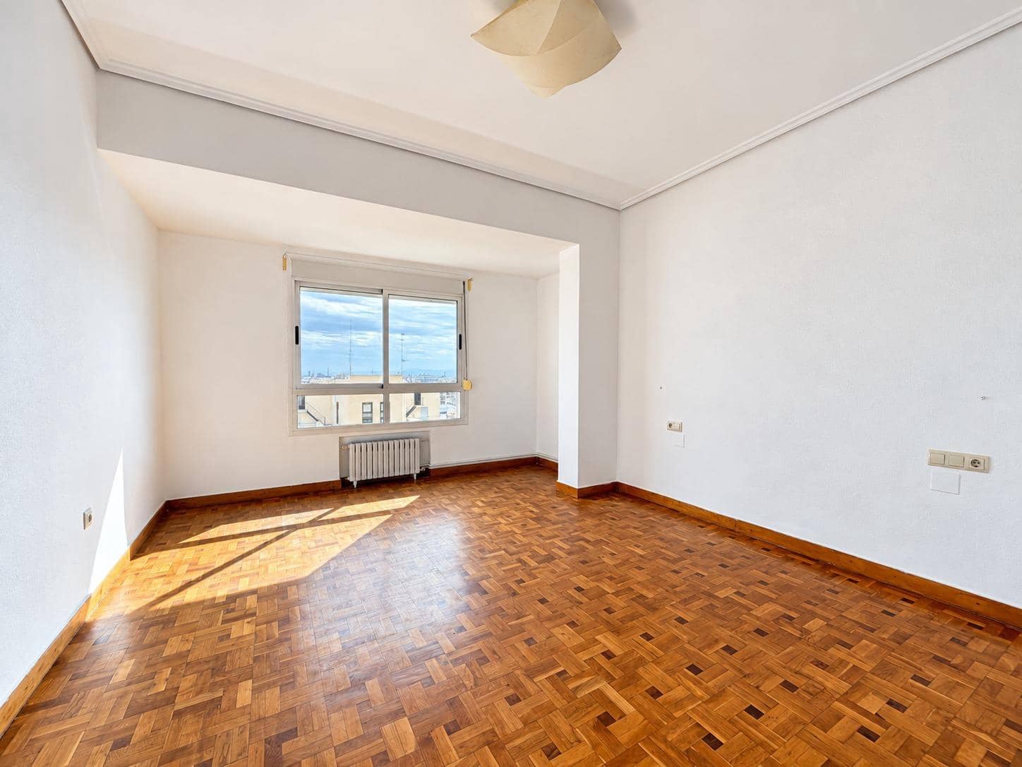 4 camera da letto Appartamento da affittare in Valencia citta - 2.000 € (Rif: 10161771)