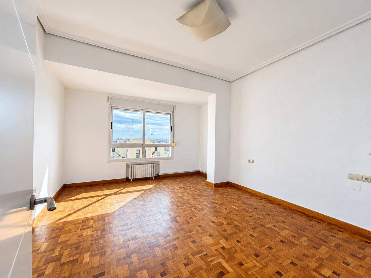 4 camera da letto Appartamento da affittare in Valencia citta - 2.000 € (Rif: 10161771)