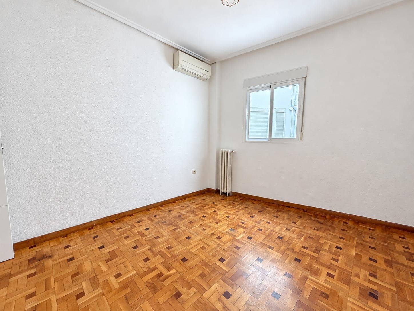 4 camera da letto Appartamento da affittare in Valencia citta - 2.000 € (Rif: 10161771)