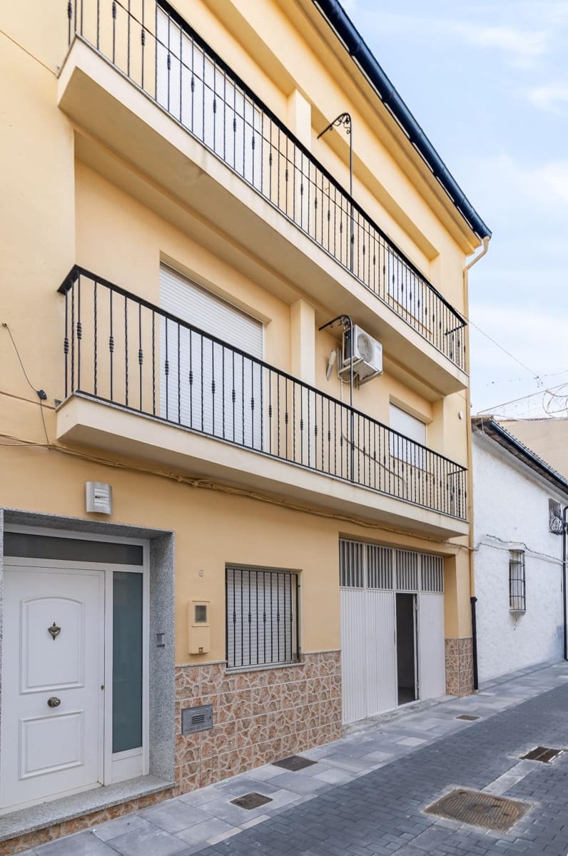 3 soveværelse Byhus til salg i La Pobla del Duc med garage - € 185.000 (Ref: 10161772)