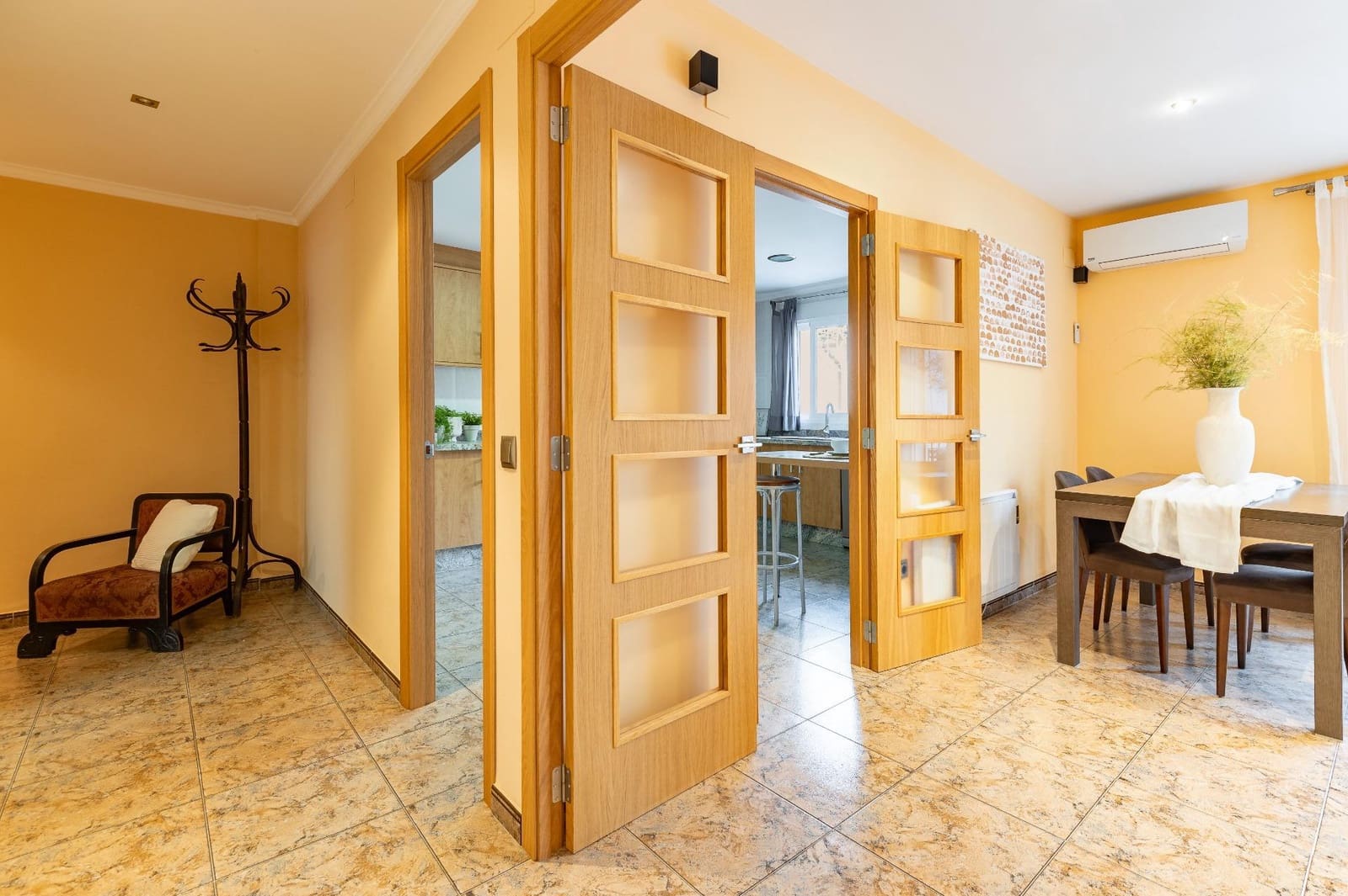 3 soveværelse Byhus til salg i La Pobla del Duc med garage - € 185.000 (Ref: 10161772)