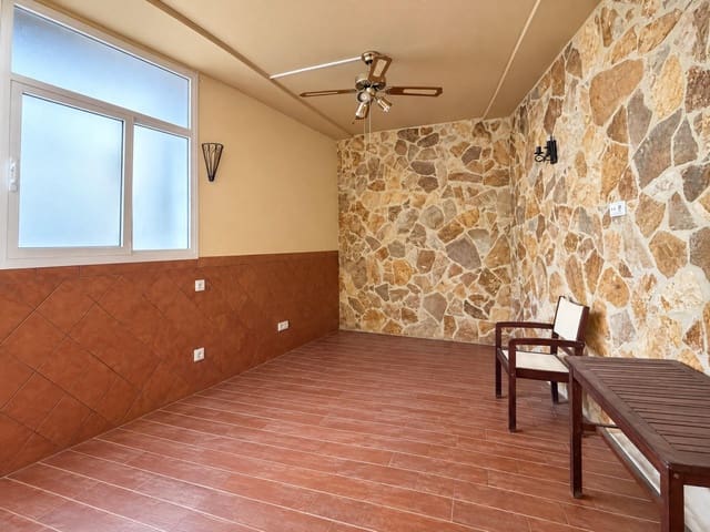 Casa de 3 habitaciones en La Pobla del Duc en venta con garaje - 185.000 € (Ref: 10161772)