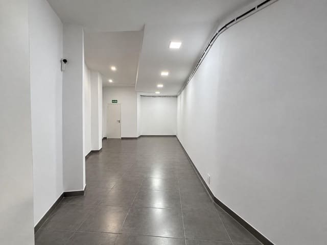 Kommersiell til salgs i Sant Antoni, Valencia by - € 270 000 (Ref: 10173890)