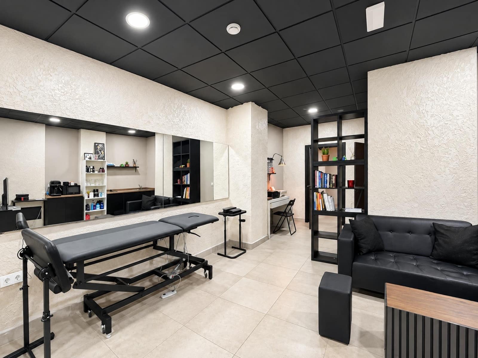 Erhverv til salg i Valencia by - € 270.000 (Ref: 10173890)