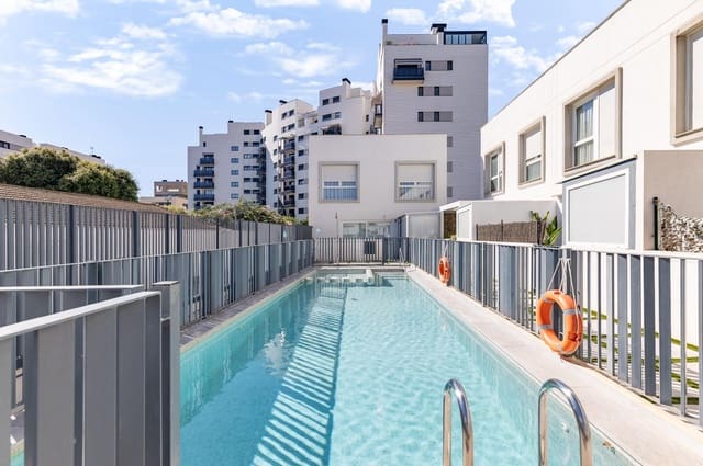 3 slaapkamer Rijtjeshuis te koop in Valencia stad met zwembad garage - € 850.000 (Ref: 10173891)