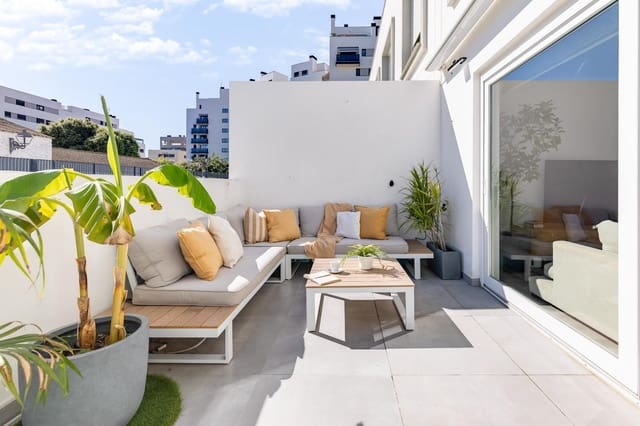 3 slaapkamer Rijtjeshuis te koop in Valencia stad met zwembad garage - € 850.000 (Ref: 10173891)