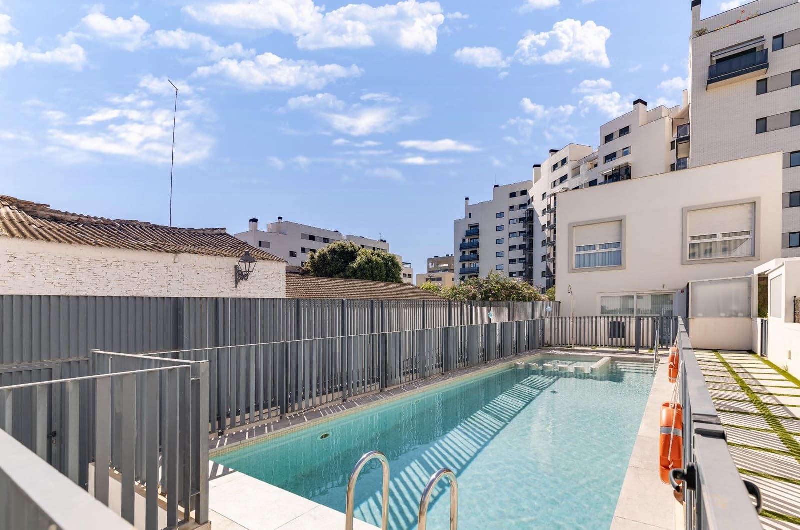 3 sypialnia Dom szeregowy na sprzedaż w Miasto Walencja z basenem garażem - 850 000 € (Ref: 10173891)