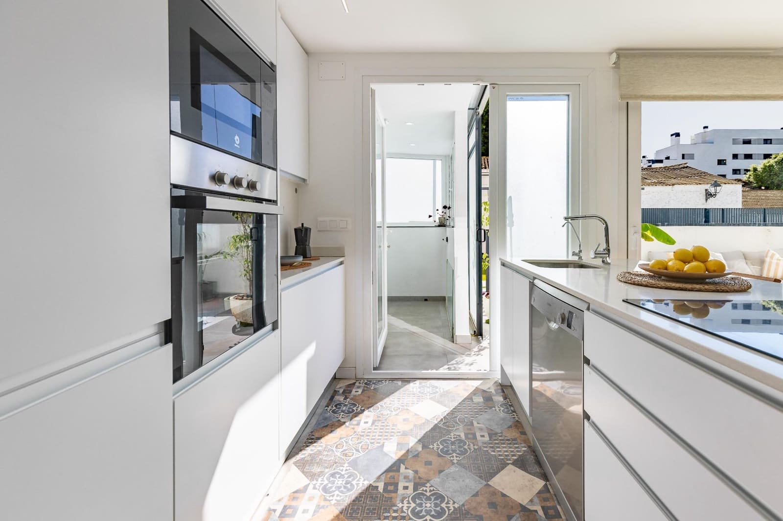 3 sypialnia Dom szeregowy na sprzedaż w Miasto Walencja z basenem garażem - 850 000 € (Ref: 10173891)
