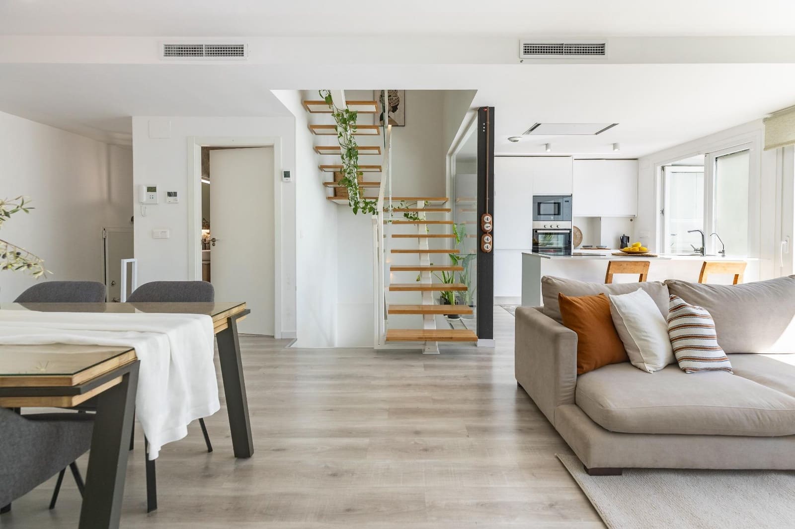 3 sypialnia Dom szeregowy na sprzedaż w Miasto Walencja z basenem garażem - 850 000 € (Ref: 10173891)
