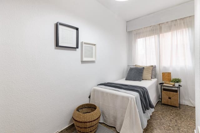 4 soverom Leilighet til salgs i La Llum, Valencia by - € 190 000 (Ref: 10173893)