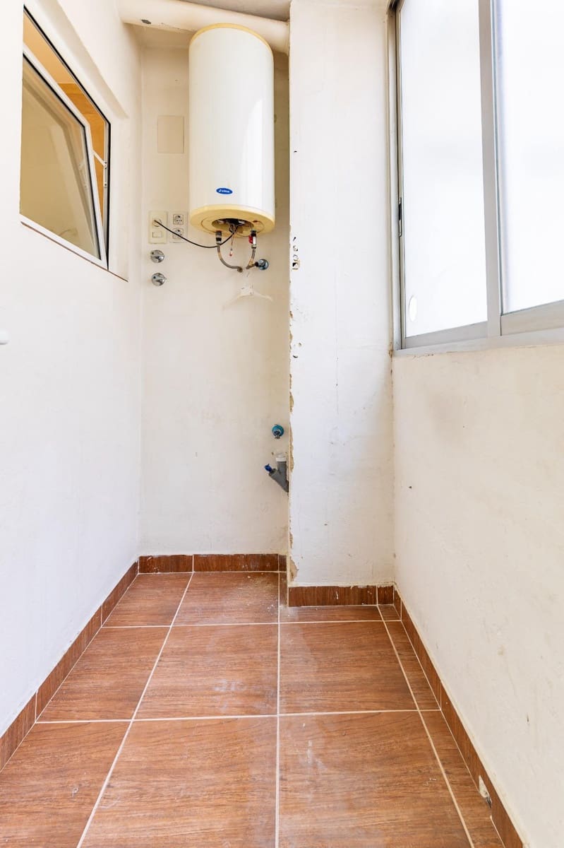 3 bedroom Flat for sale in Alberic - € 130,000 (Ref: 10187080)