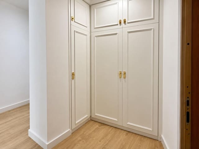 1 soverom Leilighet til leie i Rocafort med garasje - € 1 000 (Ref: 10187082)