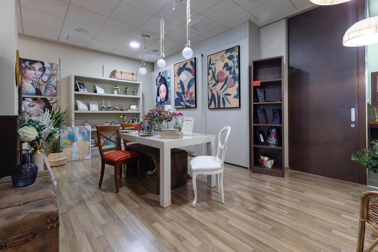 Erhverv til salg i Moncada - € 197.000 (Ref: 8268342)